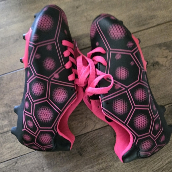 Kids Pink and Black Soccer Size 3 Cleats/Shoes - Picture 7 of 11